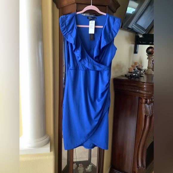 ZANZEA dress, royal blue low-cut with ruffles fits like a glove very flattering - Picture 2 of 11